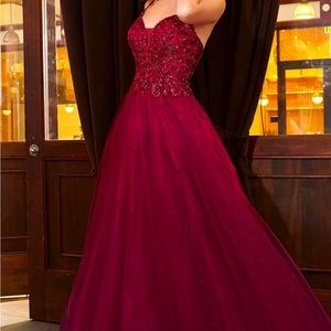 Evening/prom dress. Free gown bag.Color Burgundy